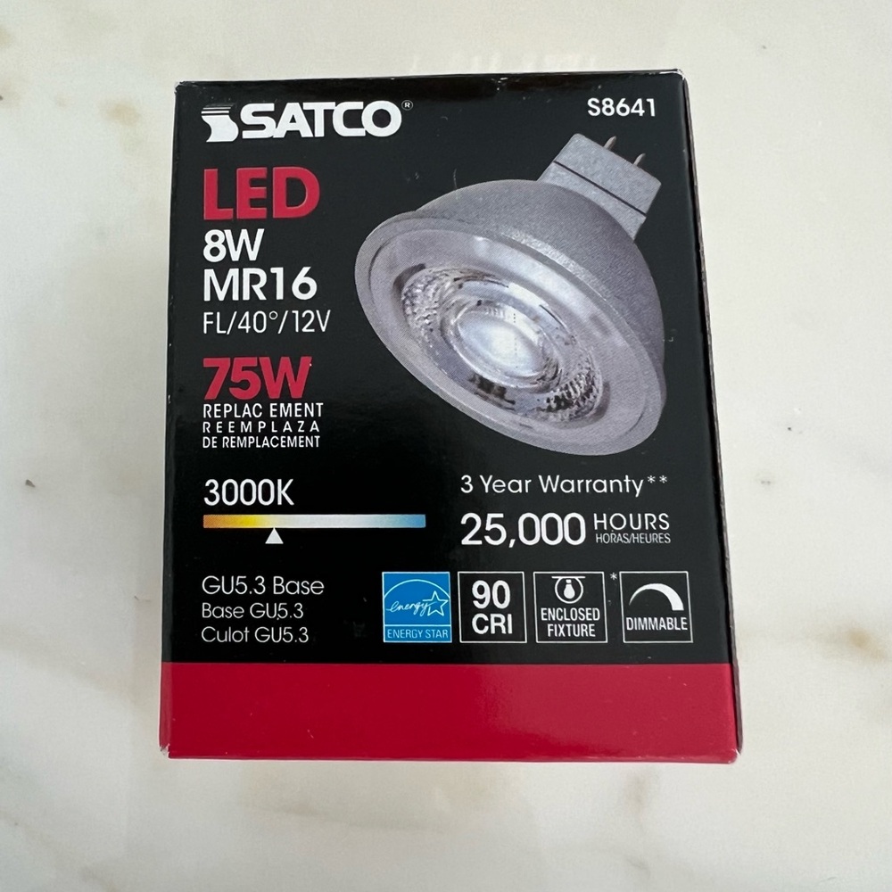 SATCO S8641 8 WATT LED MR16 3000K
40' BEAM SPREAD GU5.3 BASE 12
VOLT NIB!